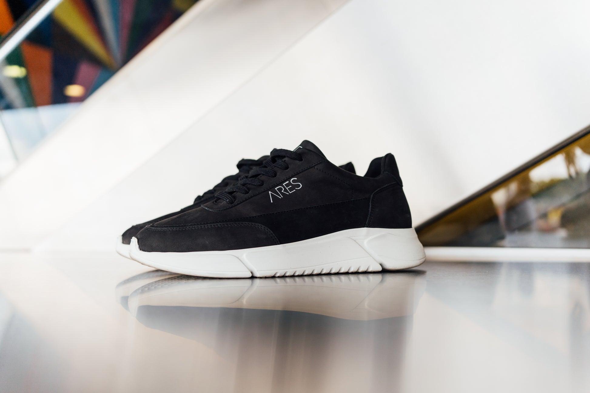 ARES_Tron_Black_Runners 5